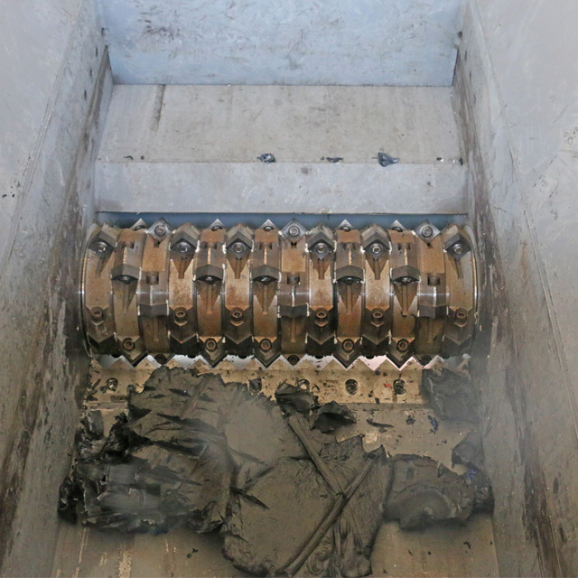 Single Shaft Waste Plastic Shredder Machine